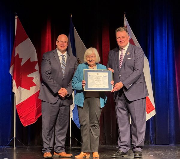 Sheila_Woodcock_-_Provincial_Volunteer_Award_002.jpg
